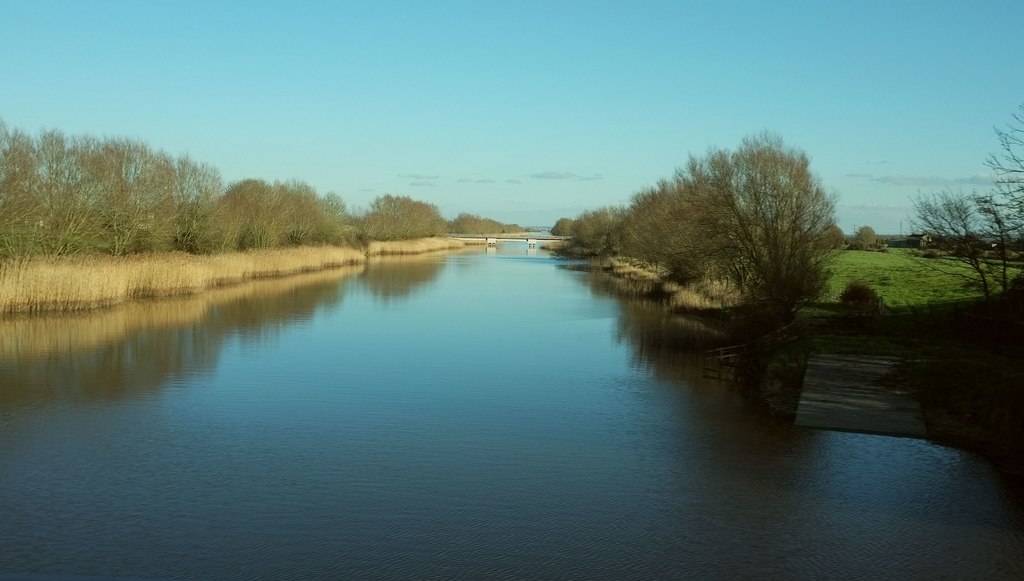 Huntspill River © Derek Harper cc-by-sa/2.0 :: Geograph Britain and Ireland