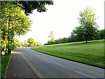H8744 : The main drive of the Palace Demesne by Eric Jones