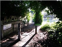 SZ0796 : East Howe: footpath E50 from Leybourne Avenue to Leybourne Avenue by Chris Downer