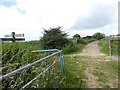 Crossing bridleways south of New Barn Farm