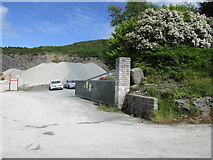 W2685 : Quarry entrance, Keim by Jonathan Thacker