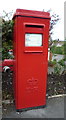 Elizabeth II postbox on Whalley Road, Wilpshire