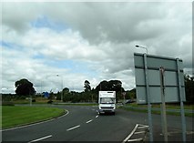 J0610 : Entering Major's Hollow Roundabout from the north by Eric Jones