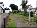 Llwybr Leiros Parc Drive Path