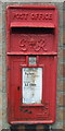 Close up, George VI postbox on Oldfield Terrace, Thurso