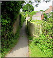 Path towards Brockenhurst railway station