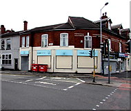 SJ8989 : Lloyds Pharmacy, Longshut Lane West, Stockport by Jaggery