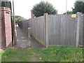 Tuckton: alleyway to Iford Close