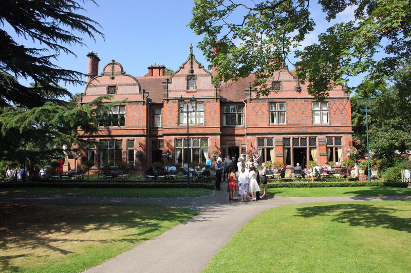 Oakfield Manor at Chester Zoo © Jeff Buck cc-by-sa/2.0 :: Geograph ...