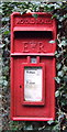 Elizabeth II postbox on Top Road