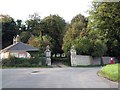 The road to Cuxham passes Lodge House