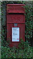 TA0148 : Elizabeth II postbox on Main Street, Beswick by JThomas