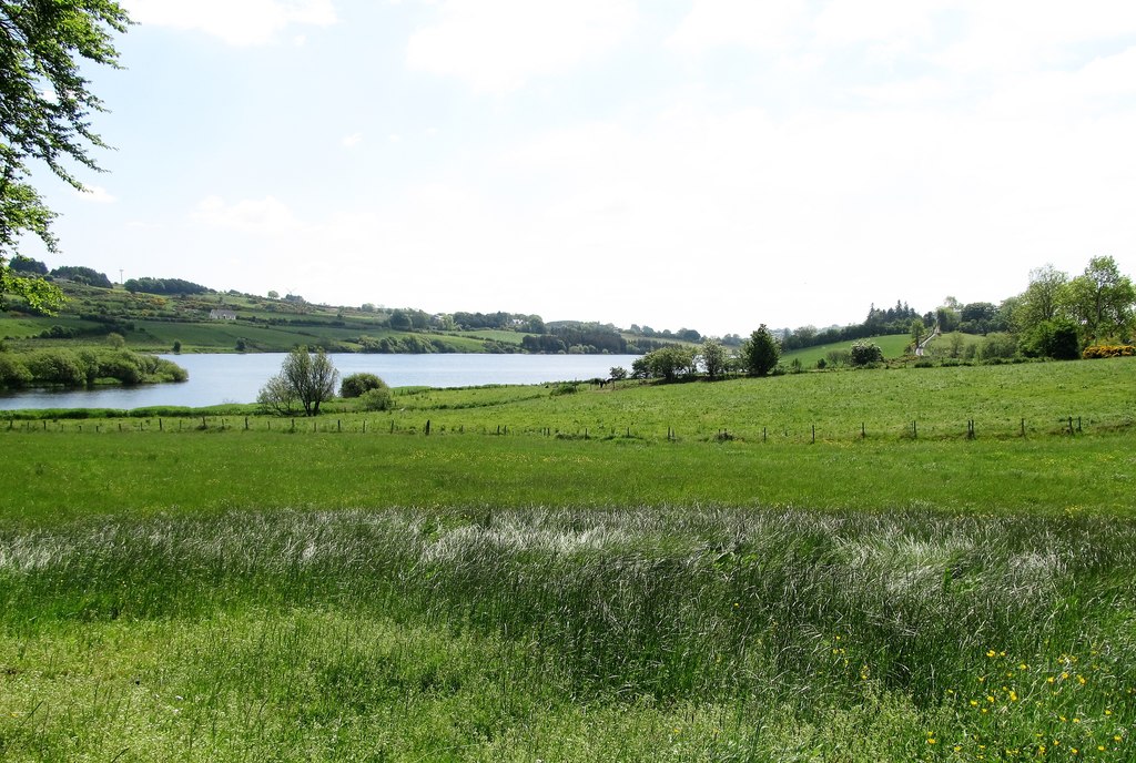 Hay meadows on the western shores of... © Eric Jones ccbysa/2.0