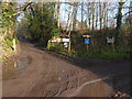 Crossing of footpaths at Bylsborough