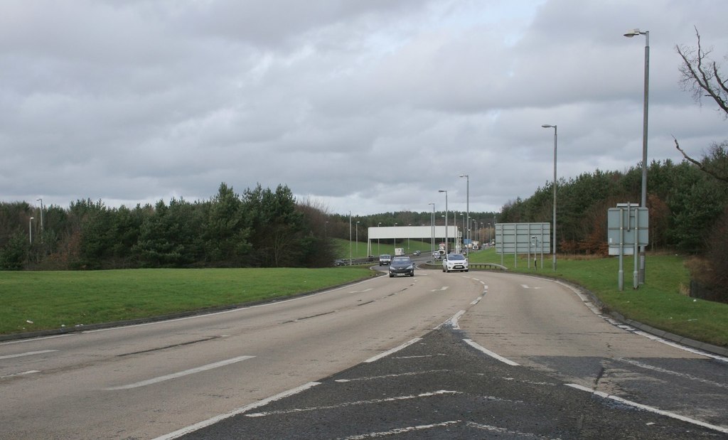 sliproad-off-the-m77-motorway-richard-sutcliffe-cc-by-sa-2-0