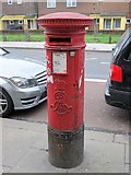TQ3388 : Edward VII postbox, Seven Sisters Road, N15 by Mike Quinn