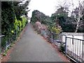 Charminster: ascending footpath K01