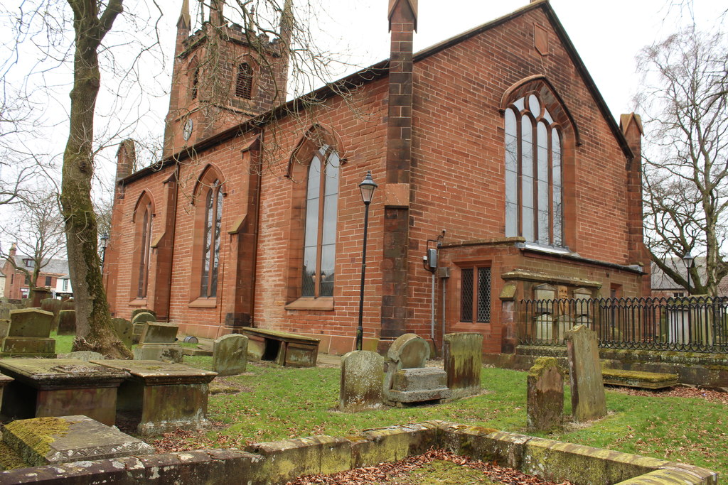 Mauchline Parish Church and Graveyard © Billy McCrorie cc-by-sa/2.0 ...