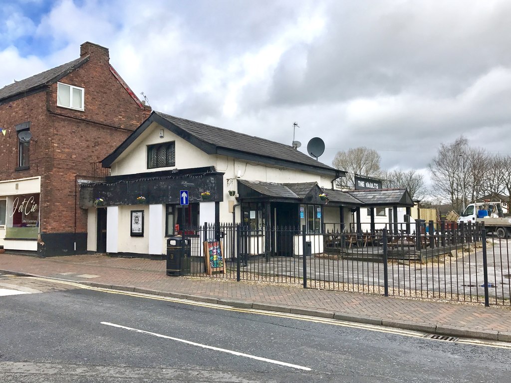 The Vaults, Middlewich © Jonathan Hutchins cc-by-sa/2.0 :: Geograph ...