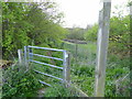 Enclosed bridleway from field heads towards Standon Lane