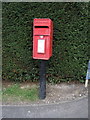 Elizabeth II postbox on Holloways Lane, Welham Green