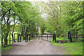 Path between Sankey Valley and Stanley Bank Way