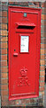 Elizabeth II postbox on Old Heath Road