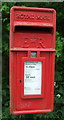 Close up, Elizabeth II postbox on the B1053, Great Sampford