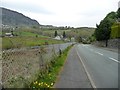 Ffordd Cwmbowydd, dropping down to Tai