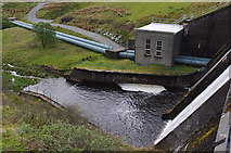 NG5152 : Storr Lochs Dam by Ian Taylor