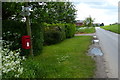 Lane and postbox at Messingham Ings