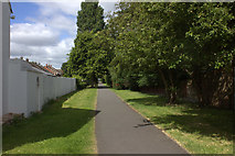 TL0824 : Pedestrian and cycle way off New Bedford Road, Luton by Robert Eva