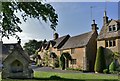 Lower Slaughter: Cottages by the River Eye