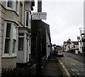 Enghraifft cynnar o arwydd dwyieithog / An early example of a bilingual sign