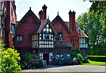 SO8698 : Wightwick Manor by Philip Pankhurst