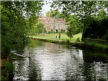 SU3227 : River Test, Mottisfont Abbey by David Dixon