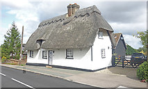 TL2256 : Thatched cottage, Abbotsley by Jim Osley