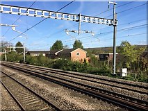 SU6676 : View from a Reading-Swindon train - Houses at Purley-on-Thames by Nigel Thompson