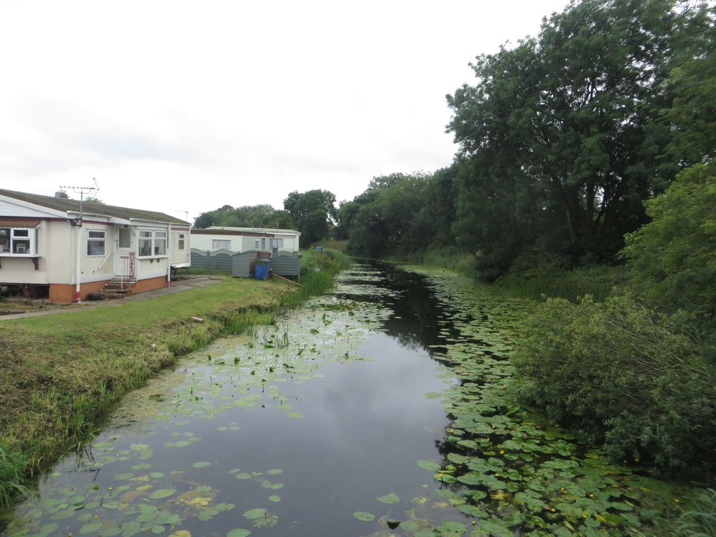 The Leven Canal at Sandholme Bridge © Graham Robson cc-by-sa/2.0 ...