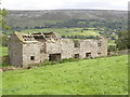 Ruined dwelling and barn, Harkerside