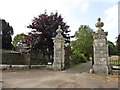 South Lodge and gates, Shobrooke Park