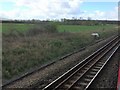 SU2587 : View from a Reading-Swindon train - Field near Chapelwick Farm by Nigel Thompson