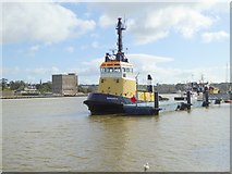 S6012 : Tug on the River Suir at Waterford by Oliver Dixon