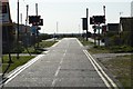 Level crossing, Hull Rd