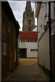 Saffron Walden: the church, from a yard off King Street