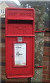 TF7933 : Close up, Elizabeth II postbox on Bagthorpe Road, Bircham Newton by JThomas