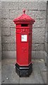TQ3380 : VR postbox at Tower Bridge by Paul Bryan