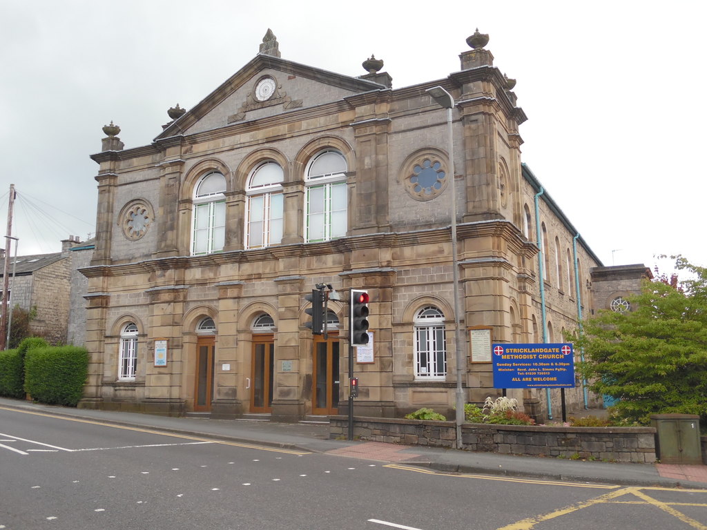 Stricklandgate Methodist Church, Kendal © David Hillas cc-by-sa/2.0 ...