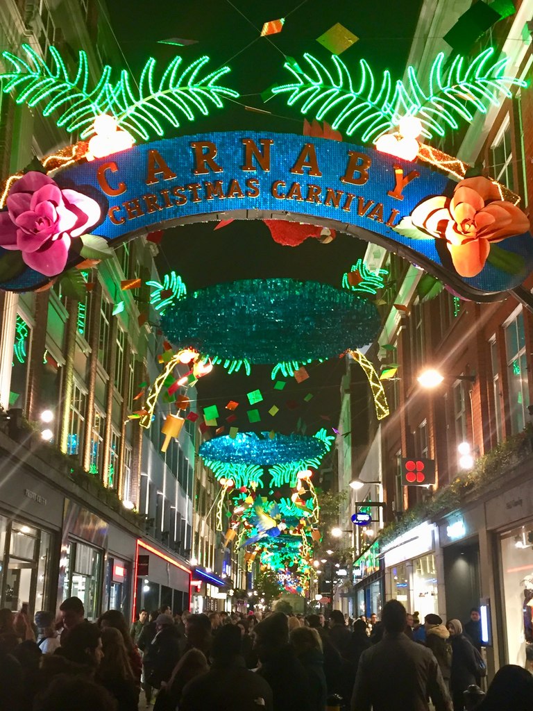 Carnaby Christmas Carnival © Alan Hughes ccbysa/2.0 Geograph