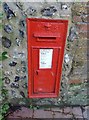 Rottingdean: postbox № BN2 223